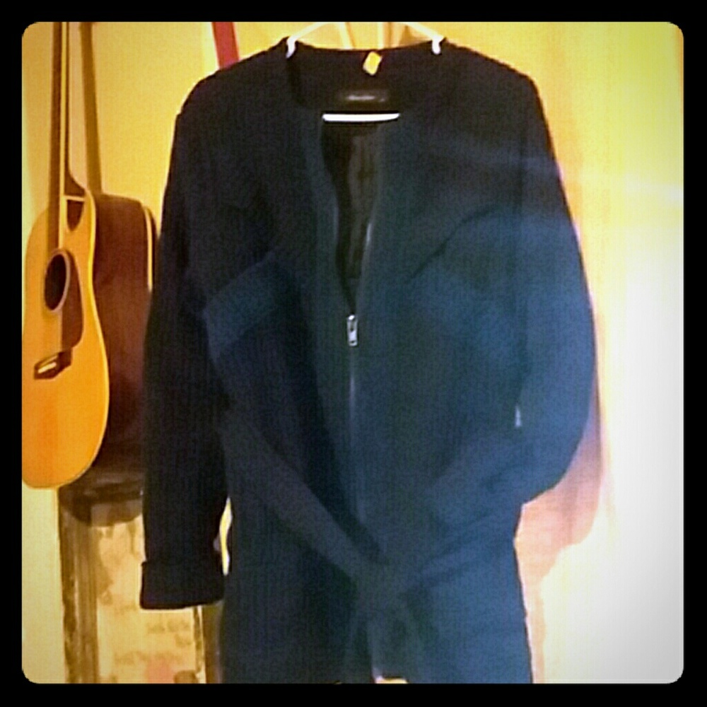 SASSY YET SOPHISTICATED SWEATER!!